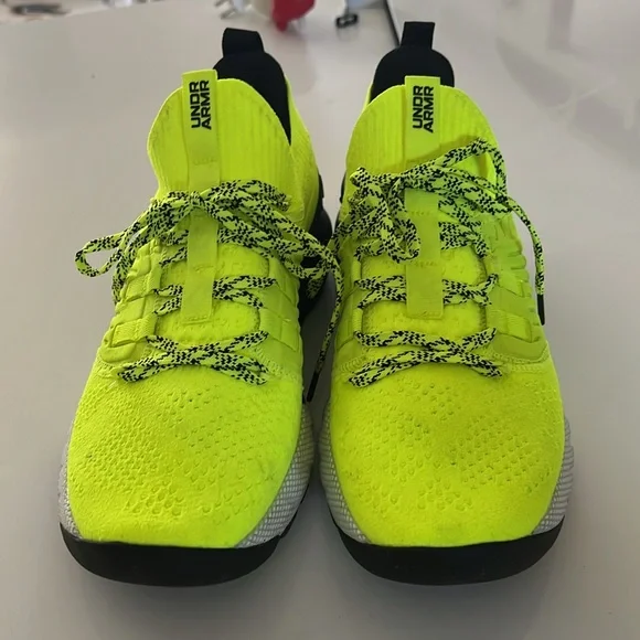 Running shoes - Picture 2 of 2